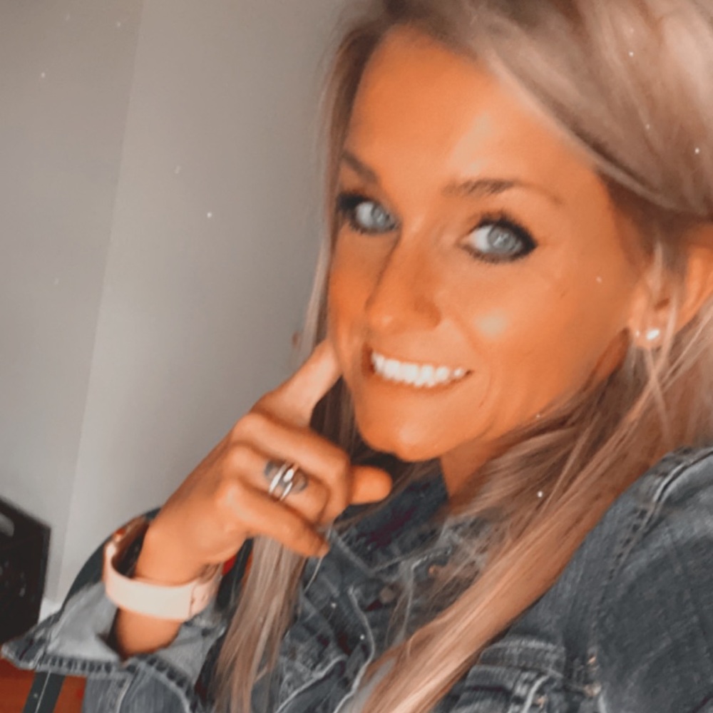 Meet your Posher, Stephanie